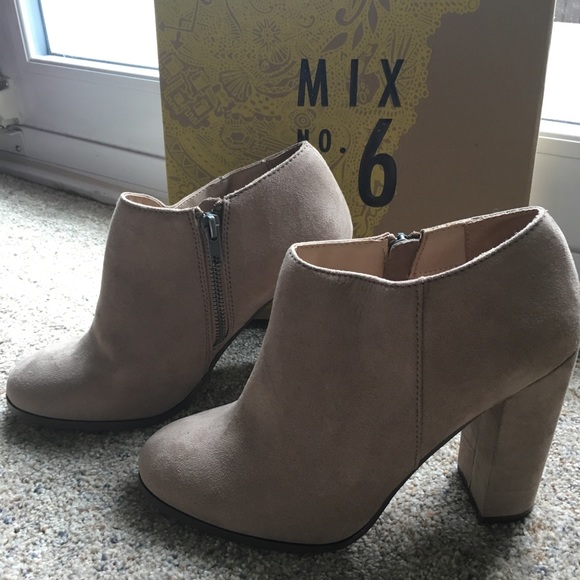 Heels - Picture 3 of 4